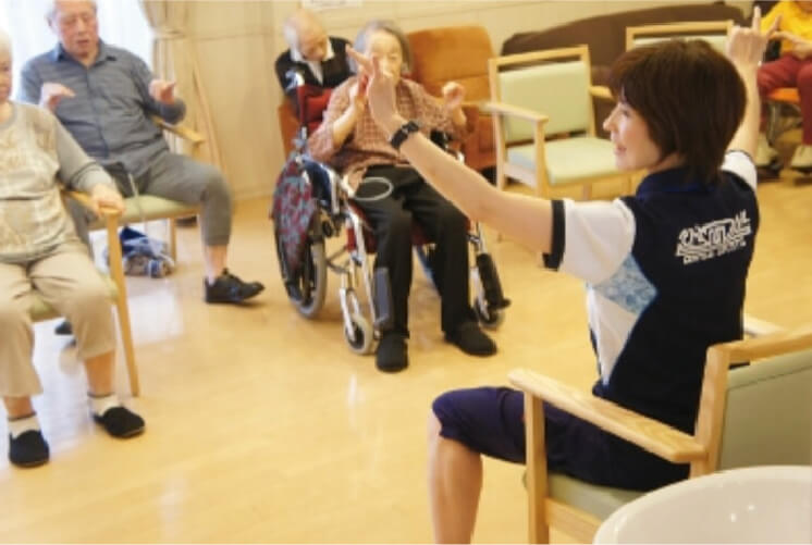 外部企業主催の健康椅子体操