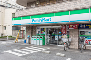 周辺環境 ファミリーマート狛江慈恵医大前店|アズハイム狛江中和泉（デイサービスセンター）